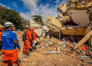 El Salvador se convierte en el segundo país con más socorristas en Venezuela y mantiene operaciones de rescate