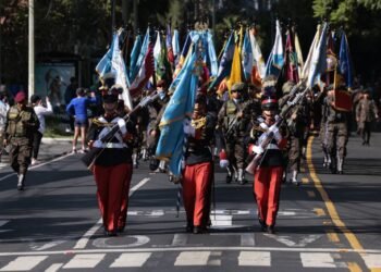 Guatemala conmemora el Día del Ejército con desfile militar y actos por los 155 años de la Revolución Liberal