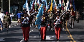 Guatemala conmemora el Día del Ejército con desfile militar y actos por los 155 años de la Revolución Liberal