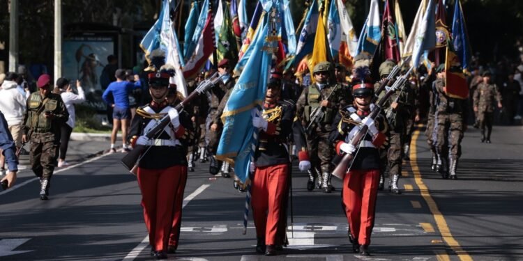 Guatemala conmemora el Día del Ejército con desfile militar y actos por los 155 años de la Revolución Liberal