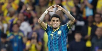 Lucho Díaz asiste y anota en triunfo que encumbra a Colombia en el Grupo K