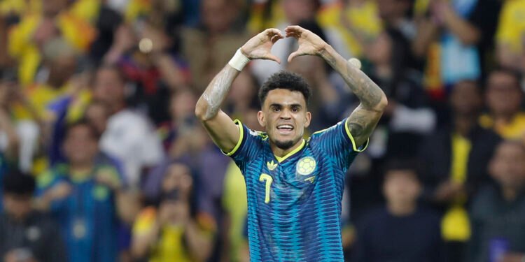 Lucho Díaz asiste y anota en triunfo que encumbra a Colombia en el Grupo K