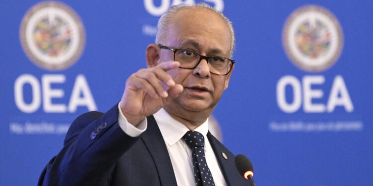 Albert Randim, secretario general de la OEA.
