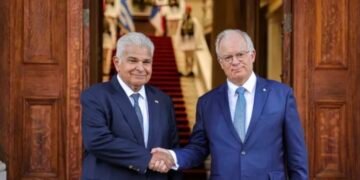 Presidentes de Panamá y Grecia destacan cooperación marítima y defensa del comercio internacional