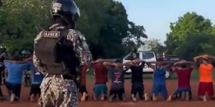 Panamá mantiene búsqueda de 69 prófugos tras fuga masiva en la cárcel La Joyita