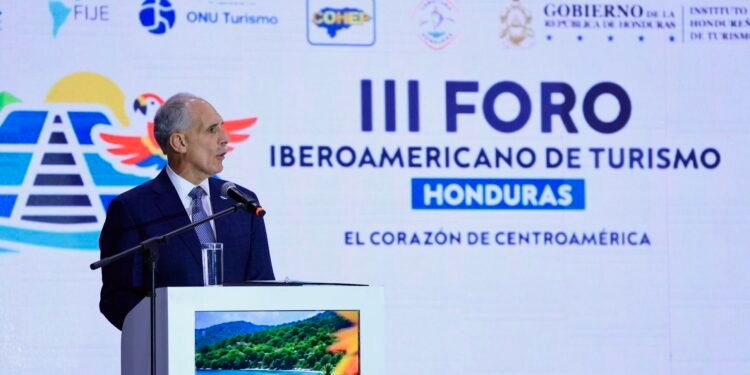 Presidente de Honduras destaca inversión y turismo como motores del crecimiento económico en foro internacional