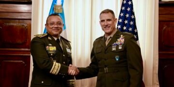 Jefe del Comando Sur de EE UU visita Guatemala para reforzar cooperación en seguridad y lucha contra el narcotráfico