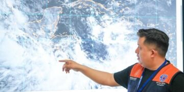 Lluvias en Guatemala y Honduras aumentan por depresión tropical y autoridades activan medidas de emergencia