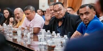 Congreso de Honduras acuerda mesas de diálogo para regular Uber, inDrive y servicio de taxis ejecutivos