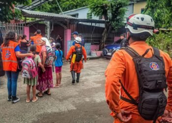 El Salvador mantiene suspendidas las clases presenciales por la depresión tropical Cristina y la alerta por lluvias
