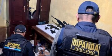 Autoridades de Guatemala decomisan arsenal y capturan a presunto integrante de estructura criminal