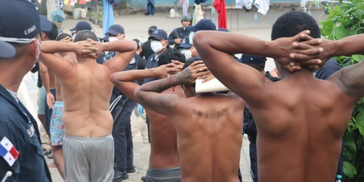Requisa en prisión panameña de Penonomé busca reforzar controles tras fuga masiva