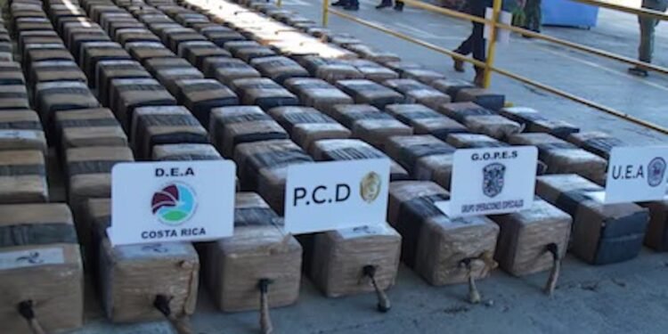 Presidente de Colombia afirma que Costa Rica es utilizada como plataforma para enviar cocaína hacia EE UU