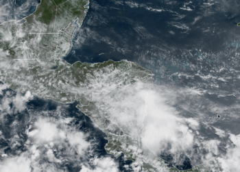 Baja presión amenaza con lluvias intensas en Centroamérica el fin de semana