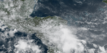 Baja presión amenaza con lluvias intensas en Centroamérica el fin de semana