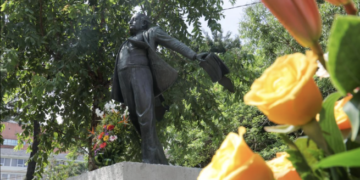 Guatemala prevé repatriar restos de Miguel Ángel Asturias en octubre próximo