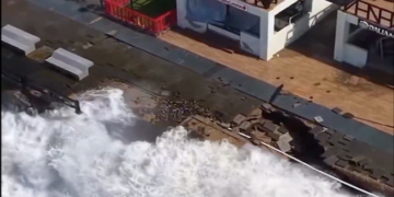 Fuerte oleaje causa inundaciones y daños en costas centroamericanas