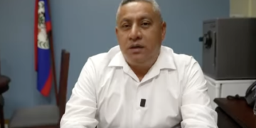 Escándalo por contratos a familiares salpica a ministro de Belice