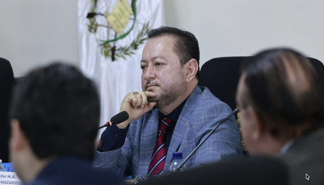 Toma de posesión de rector de universidad estatal guatemalteca bajo cuestionamientos legales