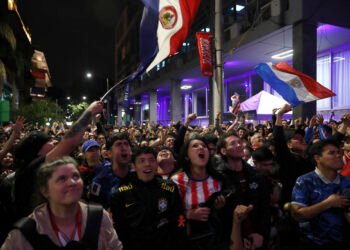 Presidente de Paraguay decreta feriado para celebrar la clasificación de su selección a octavos de final