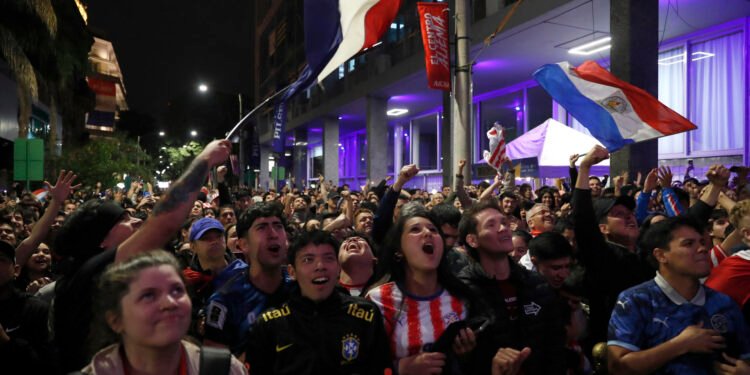Presidente de Paraguay decreta feriado para celebrar la clasificación de su selección a octavos de final