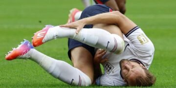 A Inglaterra se le atraganta Ghana y Kane se estrella contra una defensa entregada a recatar un punto