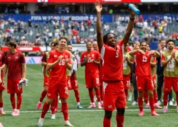 Suiza desatasca el partido ante Bosnia y se pone a la cabeza del grupo