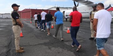 Panamá expulsa a 67 extranjeros por considerarlos un riesgo para la seguridad nacional