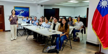 Taiwán otorga 16 becas a jóvenes guatemaltecos y refuerza su alianza educativa