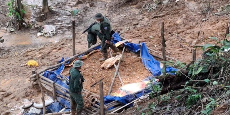 Desmantelan campamento de minería ilegal en Costa Rica con 100 toneladas de sedimento para extraer oro