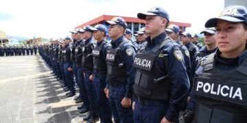 Presidenta de Costa Rica destituye a siete directores policiales por no aprobar la prueba del polígrafo