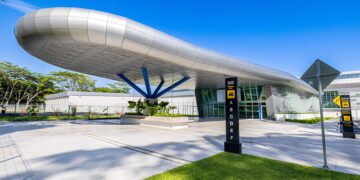 Bukele inaugura nueva terminal de pasajeros en Aeropuerto Internacional para reducir el tiempo de despacho