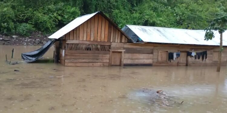 Guatemala supera las 29,000 personas afectadas en esta temporada de lluvias mientras continúa el puente aéreo hacia comunidades aisladas