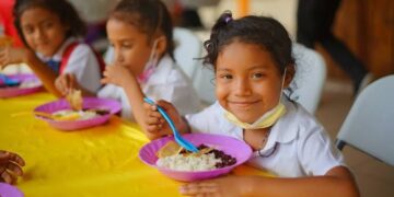 EE UU apoyará la alimentación de 96,000 estudiantes en Honduras con una inversión de $40 millones