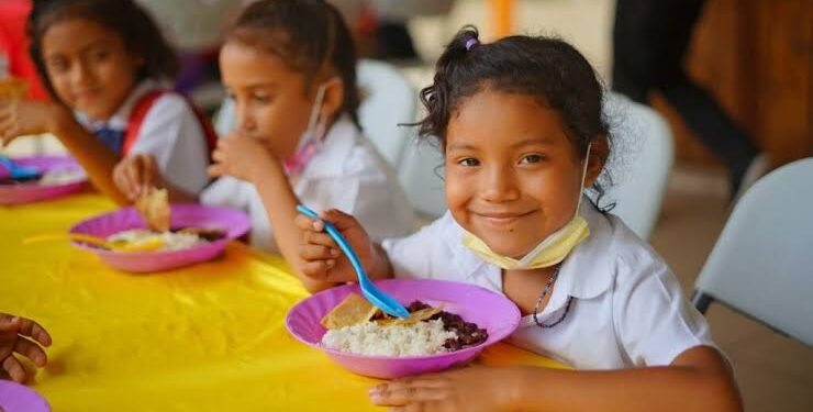 EE UU apoyará la alimentación de 96,000 estudiantes en Honduras con una inversión de $40 millones