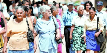 Pensiones en Costa Rica enfrentan rápido envejecimiento de la población, baja natalidad y constante informalidad laboral