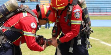 Llaman a denunciar falsos bomberos que piden dinero en las calles de Guatemala