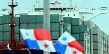 Más de 220 buques abandonan la bandera panameña por el creciente acoso en puertos de China