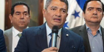 Congreso de Honduras propone ampliar beneficios para los migrantes retornados