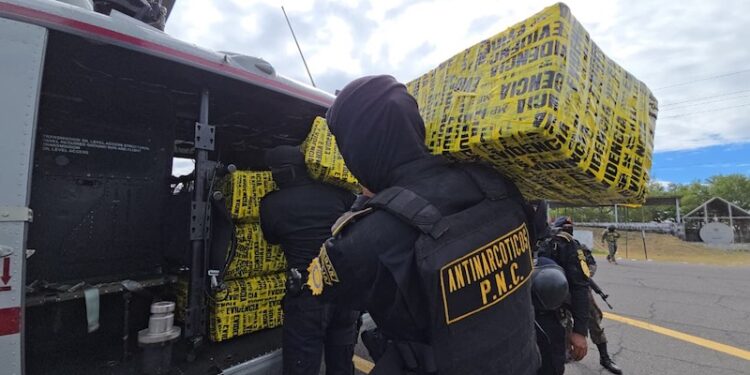 Guatemala decomisa más de 8.5 toneladas de cocaína en 2026