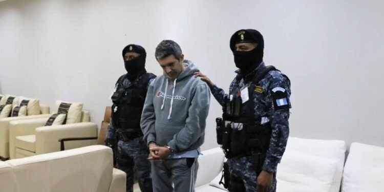 Guatemala extradita a uno de los fugitivos más buscados por el FBI tras 25 años prófugo