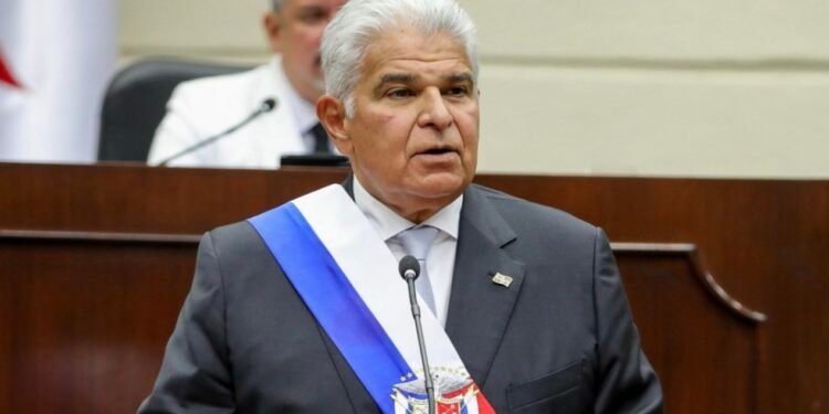 Presidente de Panamá anuncia plan para generar 80 mil empleos e impulsar inversión privada