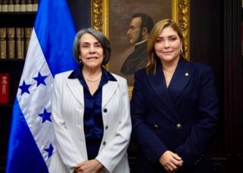 Consejera electoral es juramentada como embajadora de Honduras en España