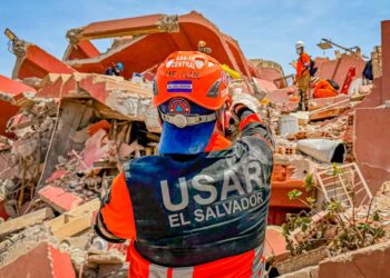 Bukele dice que misión humanitaria salvadoreña en Venezuela también distribuye suministros y brinda atención médica