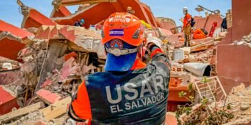 Bukele dice que misión humanitaria salvadoreña en Venezuela también distribuye suministros y brinda atención médica