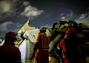 Venezuela eleva a 2,645 la cifra de fallecidos por el doble terremoto de junio