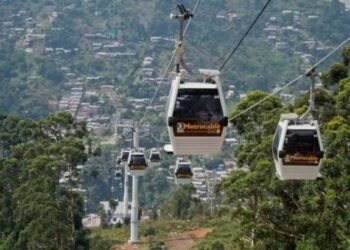 Presidente de Panamá anuncia avance del proyecto de teleférico urbano para San Miguelito