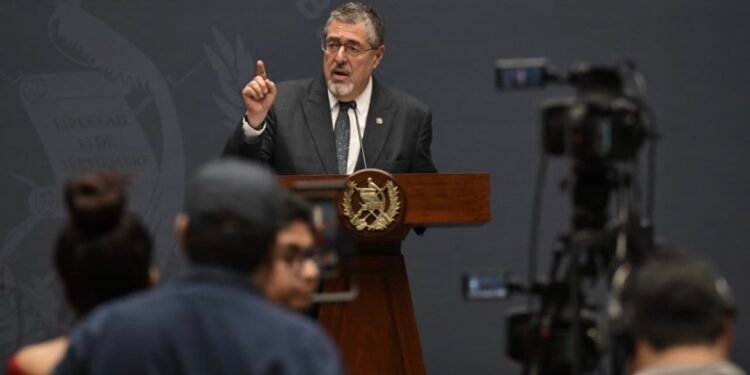 Mandatario guatemalteco espera resolución judicial sobre proceso de elección del rector de la Universidad de San Carlos