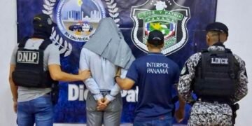 Panamá arresta a empresario chino buscado por Interpol por presunta apropiación indebida de más de $275 millones