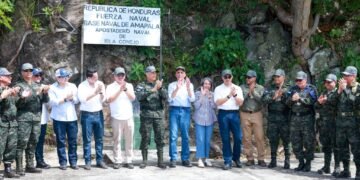 Honduras conmemora el fin de la Guerra de 1969 en Isla Conejo, territorio que El Salvador aún reclama